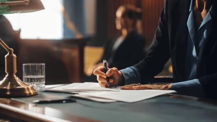 Navigating Financial Restructuring A Guide to Choosing a Bankruptcy Lawyer